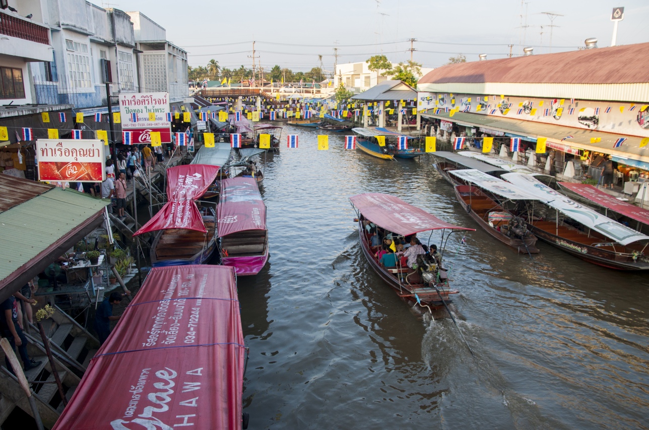Рынки тайланда фото Плавучий рынок Ампхава в Самут Сонгкрам